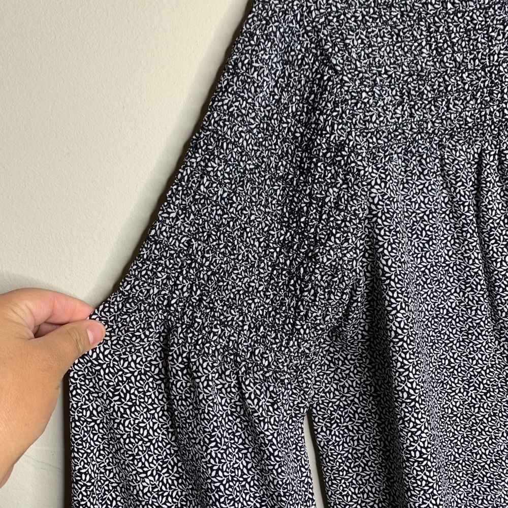 Michael Kors Long Sleeve - Picture 5 of 14